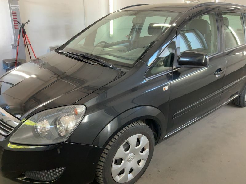 Opel Zafira 1.8 Family 2014 – снимка 2