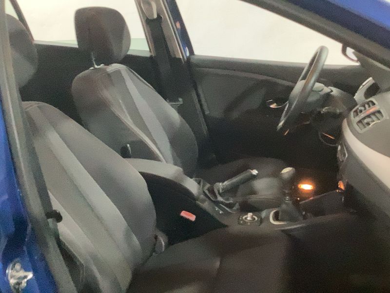 Renault Megane 1.5 dCi Dynamique 2011 – снимка 16