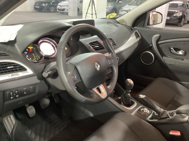 Renault Megane 1.5 dCi Dynamique 2011 – снимка 24