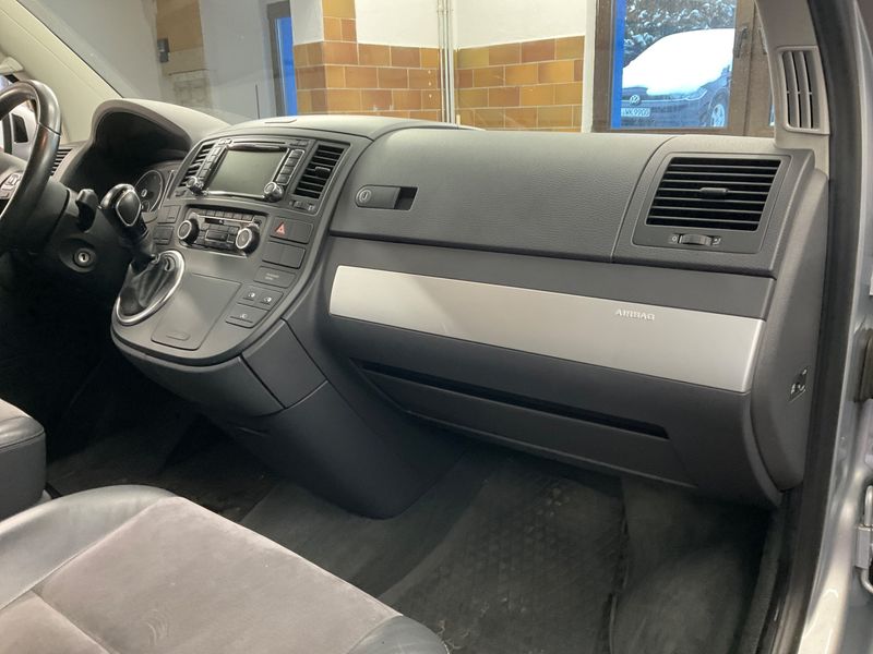 Volkswagen T5 Multivan 2.0 TDI Highline 2015 – снимка 32