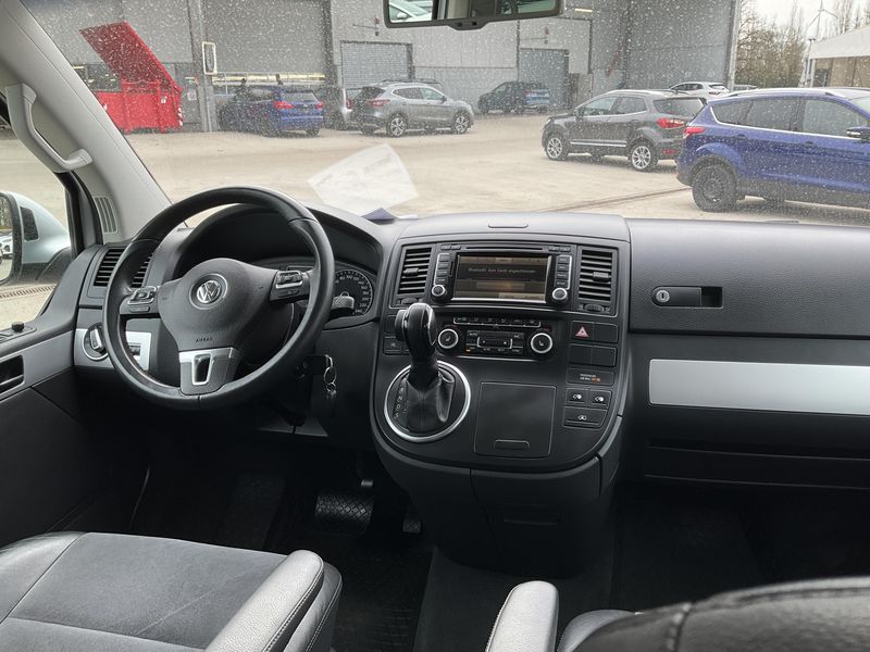Volkswagen T5 Multivan 2.0 TDI Highline 2015 – снимка 17