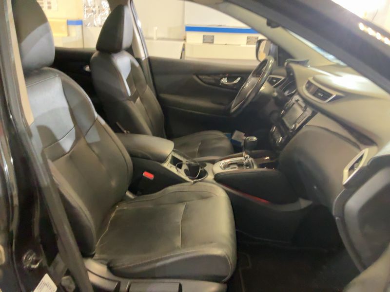 Nissan Qashqai 1.6 dCi Tekna 2015 – снимка 16