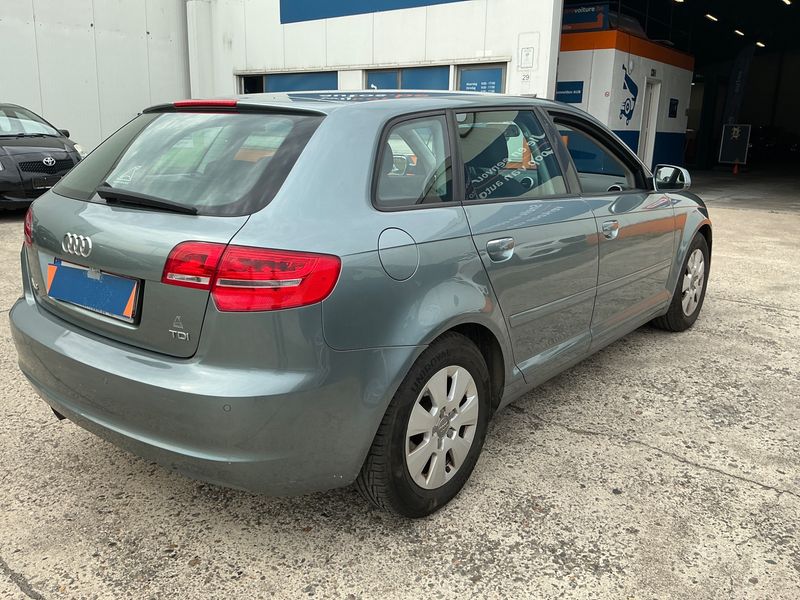 Audi A3 Sportback 1.6 TDIe Attraction 2011 – снимка 2