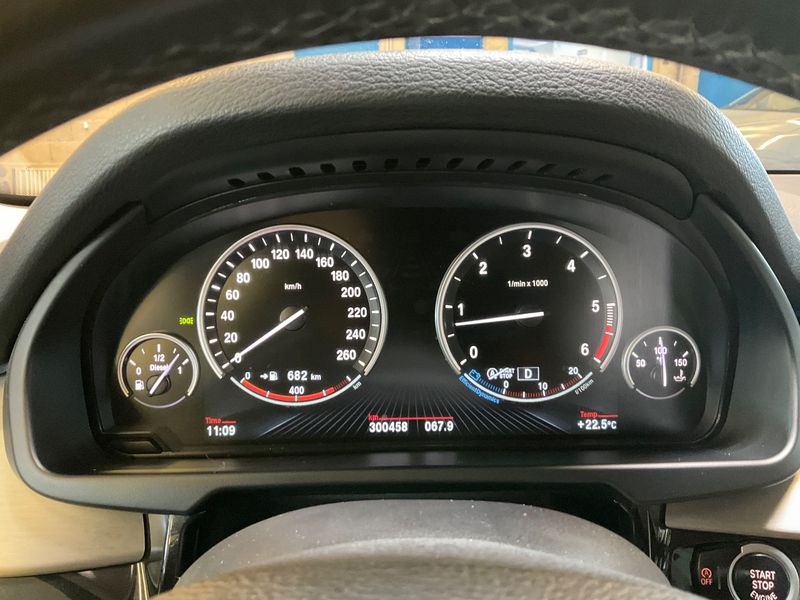 BMW X5 xDrive 30d Lounge Plus 2015 – снимка 18