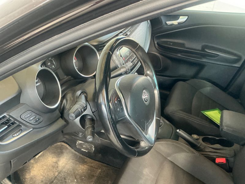 Alfa Romeo Giulietta 2.0 JTDM Super 2017 – снимка 21