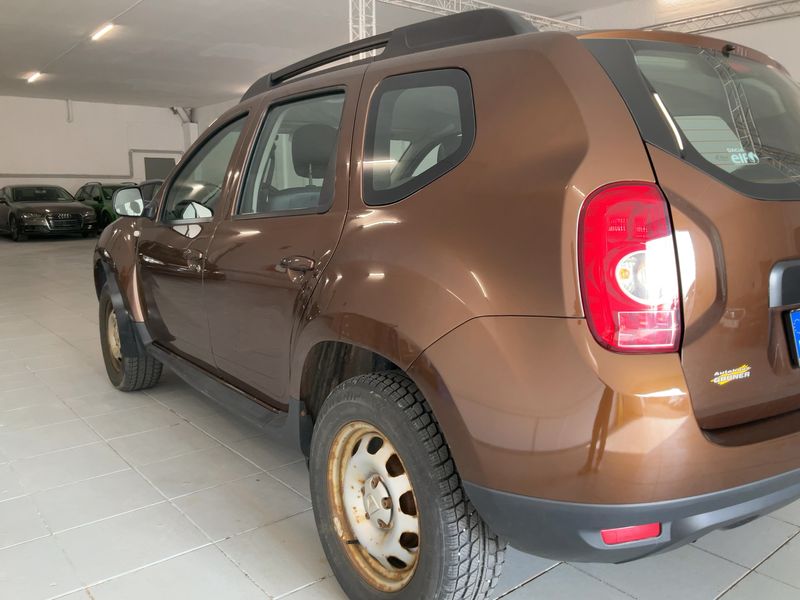 Dacia Duster 1.6 Laureate 4x4 2011 – снимка 6