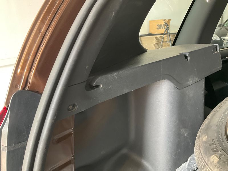 Dacia Duster 1.6 Laureate 4x4 2011 – снимка 33