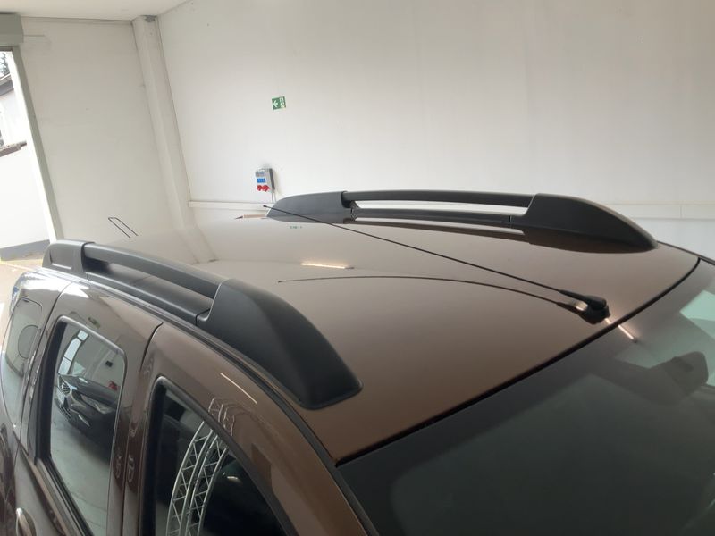 Dacia Duster 1.6 Laureate 4x4 2011 – снимка 13