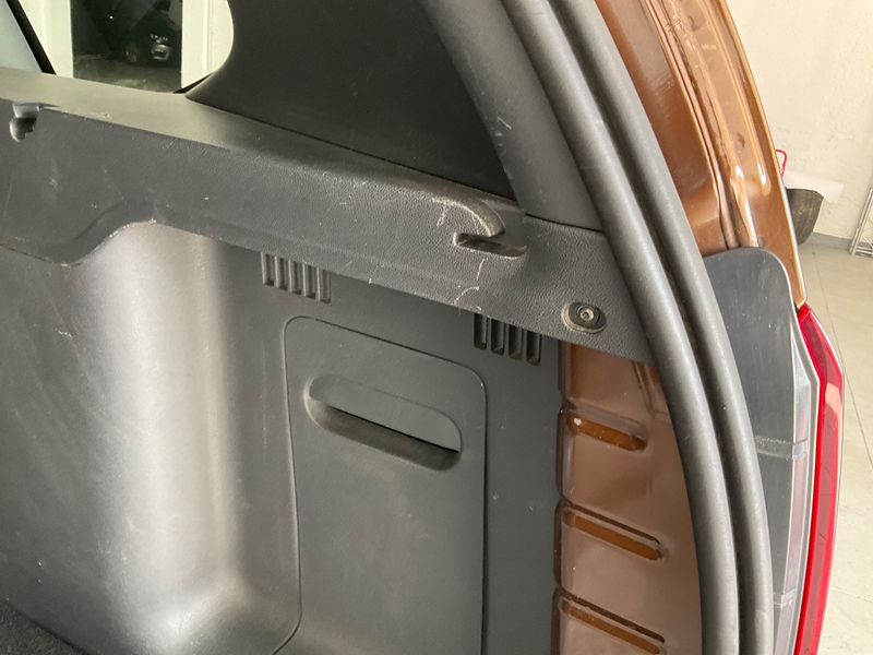Dacia Duster 1.6 Laureate 4x4 2011 – снимка 34