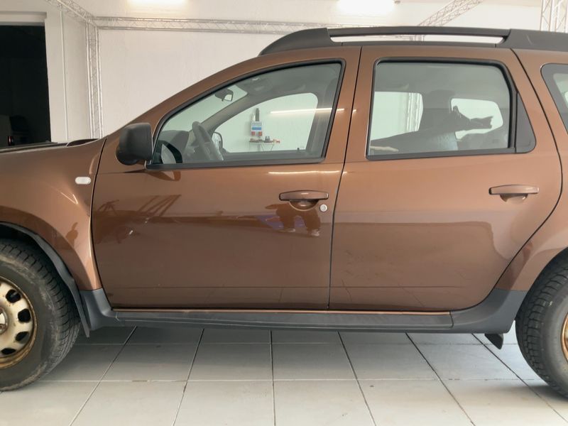 Dacia Duster 1.6 Laureate 4x4 2011 – снимка 4