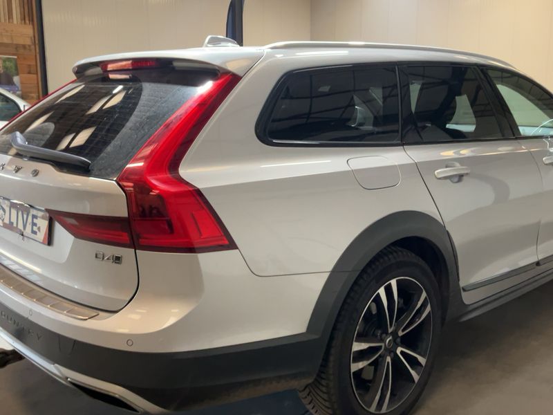 Volvo V90 Cross Country 2.0 D4 Pro AWD 2019 – снимка 8