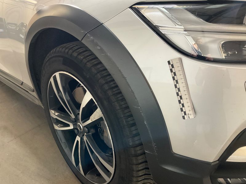 Volvo V90 Cross Country 2.0 D4 Pro AWD 2019 – снимка 43