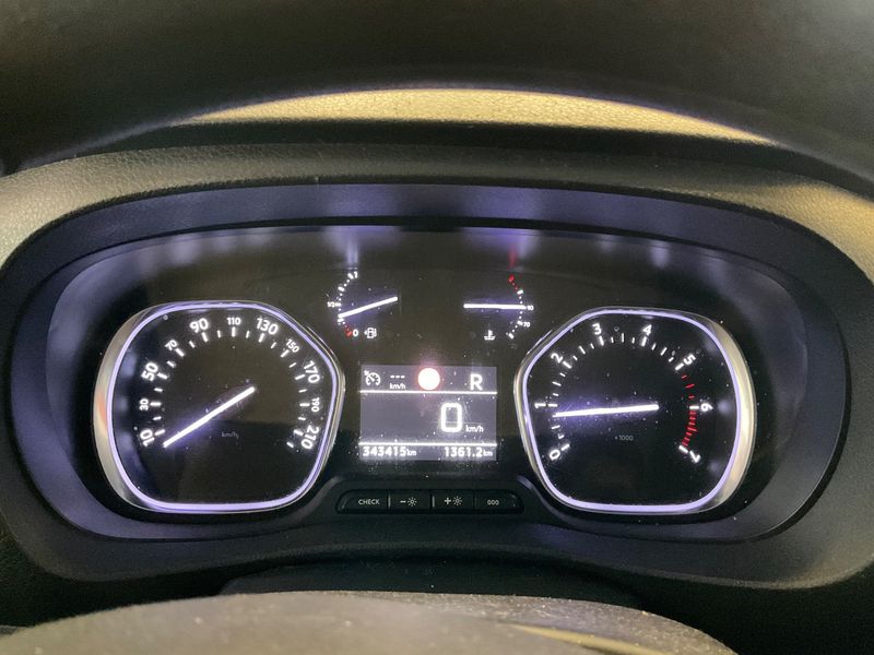 Peugeot Expert 2.0 Blue-HDi Allure L2 2018 – снимка 18