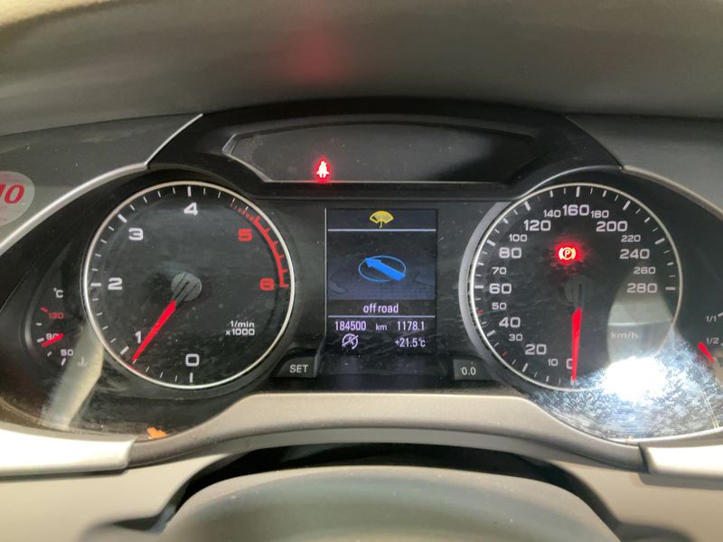 Audi A4 2.0 TDI quattro Ambiente 2011 – снимка 18