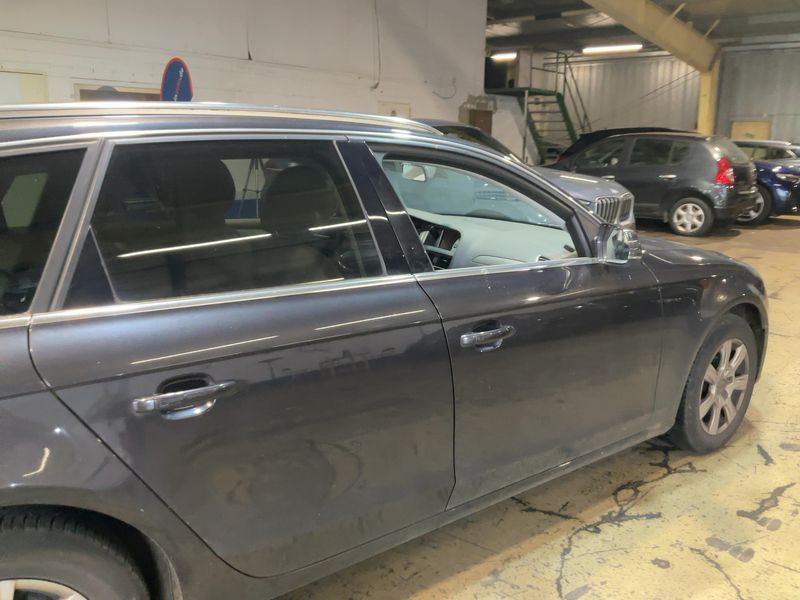 Audi A4 2.0 TDI quattro Ambiente 2011 – снимка 10