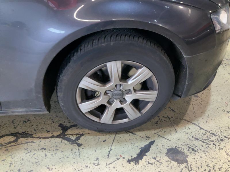 Audi A4 2.0 TDI quattro Ambiente 2011 – снимка 11