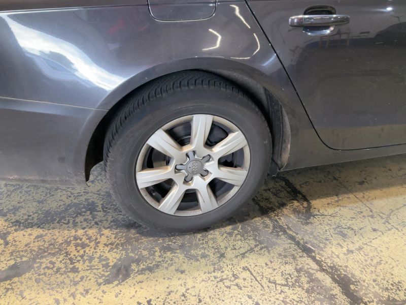 Audi A4 2.0 TDI quattro Ambiente 2011 – снимка 9