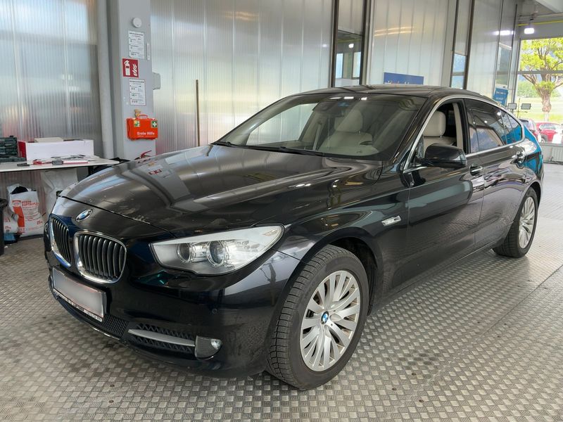 BMW 5er 530d GT xDrive 2011 – снимка 2