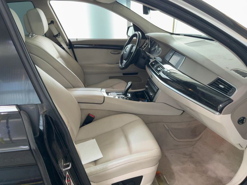 BMW 5er 530d GT xDrive 2011 – снимка 11