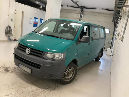 Volkswagen T5 Caravelle 2.0 TDI Trendline lang 2011 – снимка 2