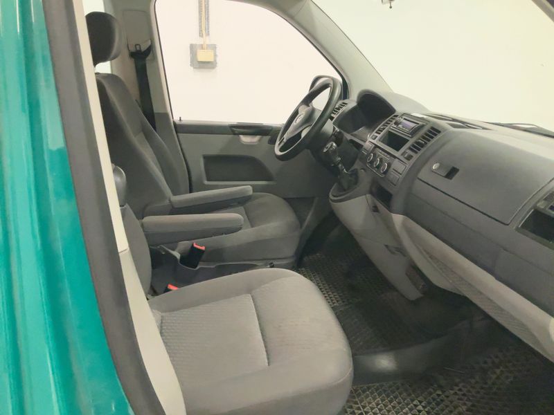 Volkswagen T5 Caravelle 2.0 TDI Trendline lang 2011 – снимка 17