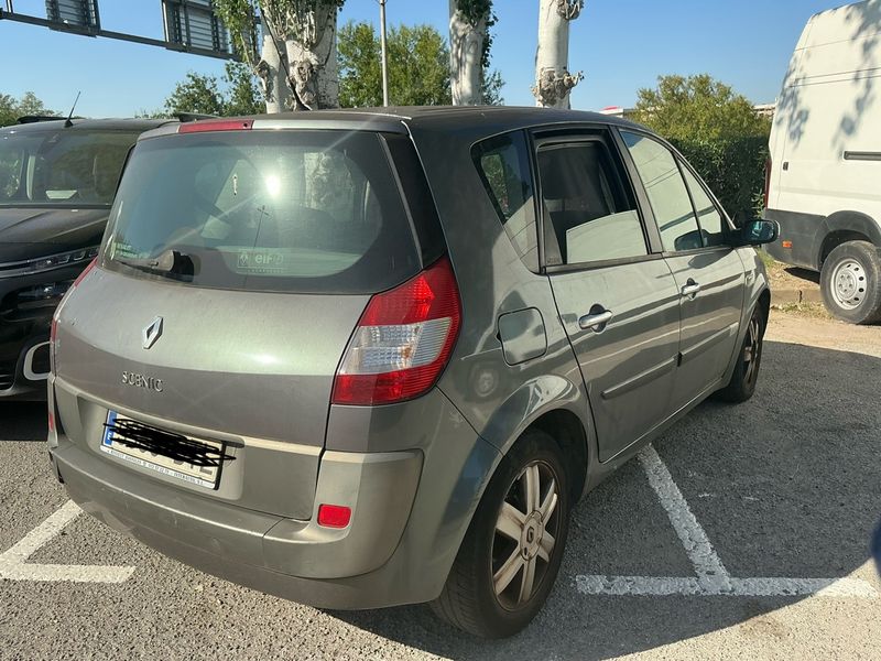 Renault Scenic 1.5 dCi Dynamique Confort 2005 – снимка 2
