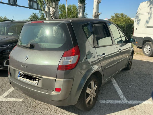 Renault Scenic 1.5 dCi Dynamique Confort 2005 – снимка 2