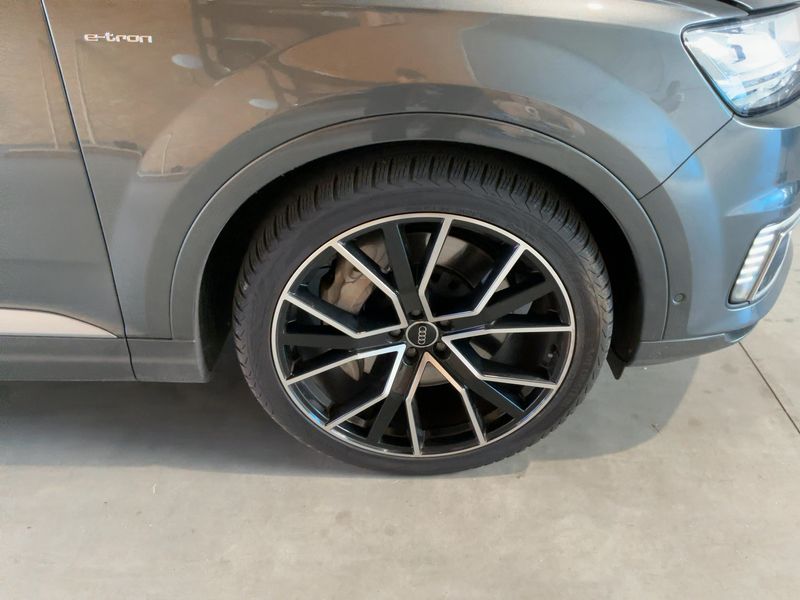 Audi Q7 3.0 TDI e-tron quattro 2018 – снимка 11