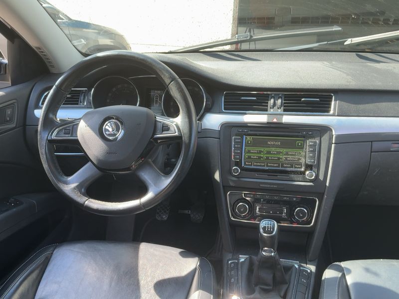 Skoda Superb 1.6 TDI Active GreenLine 2015 – снимка 17