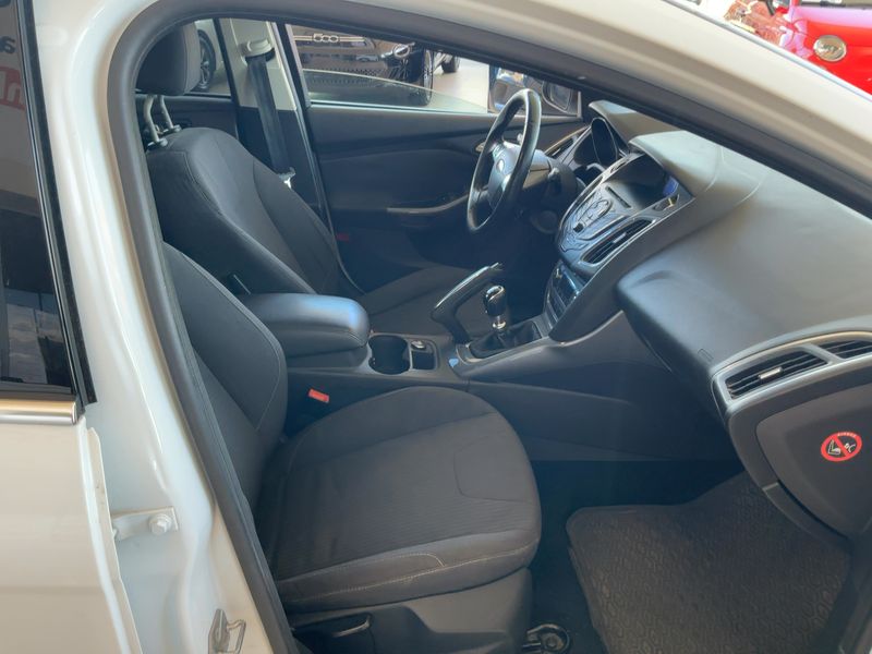 Ford Focus 1.6 TDCi Titanium 2011 – снимка 11