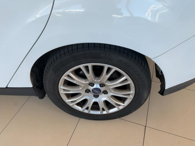 Ford Focus 1.6 TDCi Titanium 2011 – снимка 18