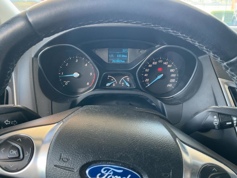 Ford Focus 1.6 TDCi Titanium 2011 – снимка 13