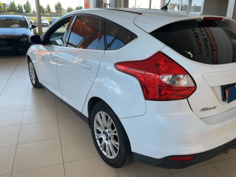 Ford Focus 1.6 TDCi Titanium 2011 – снимка на щета