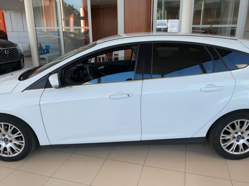 Ford Focus 1.6 TDCi Titanium 2011 – снимка 4