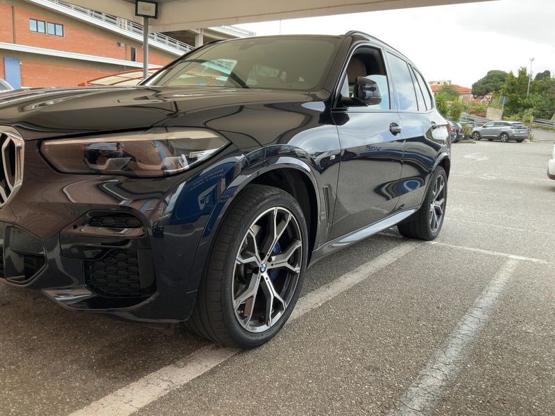 BMW X5 xDrive 30d Mild-Hybrid M Sport 2022 – снимка 2