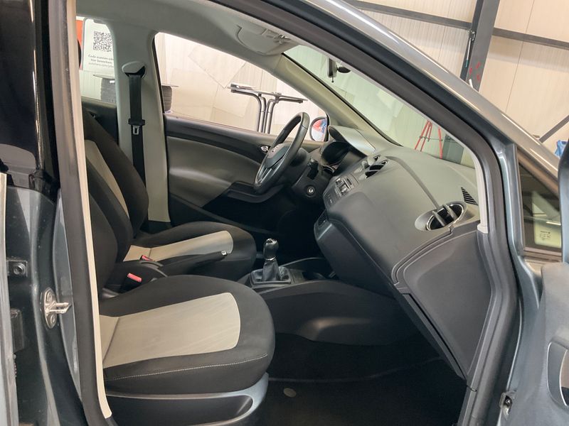 Seat Ibiza 1.6 TDI Stylance / Style 2014 – снимка 3