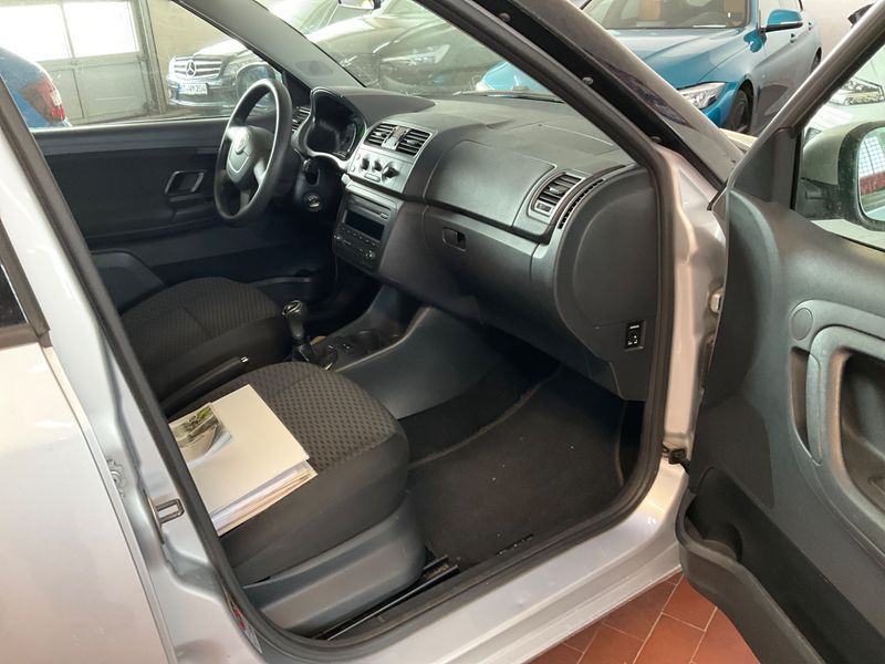 Skoda Fabia 1.2 TSI Style 2010 – снимка 3