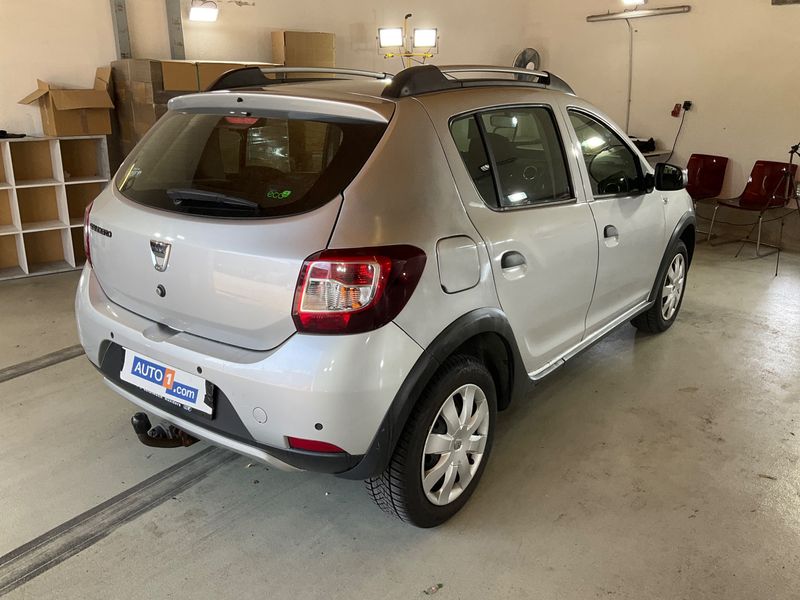 Dacia Sandero 1.5 dCi Stepway Prestige 2015 – снимка 2