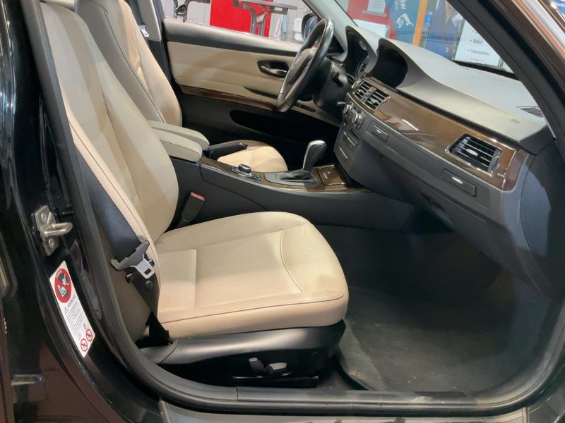 BMW 3er 330d xDrive 2012 – снимка 11