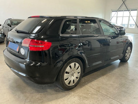Audi A3 Sportback 2.0 TDI Attraction 2010 – снимка 2