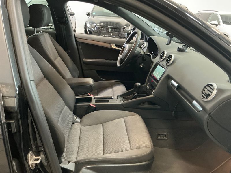 Audi A3 Sportback 2.0 TDI Attraction 2010 – снимка 3