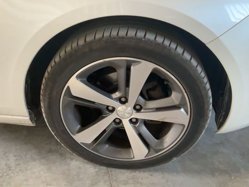 Peugeot 308 1.6 Blue-HDi Allure 2017 – снимка 11