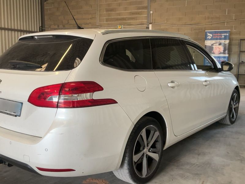 Peugeot 308 1.6 Blue-HDi Allure 2017 – снимка 8