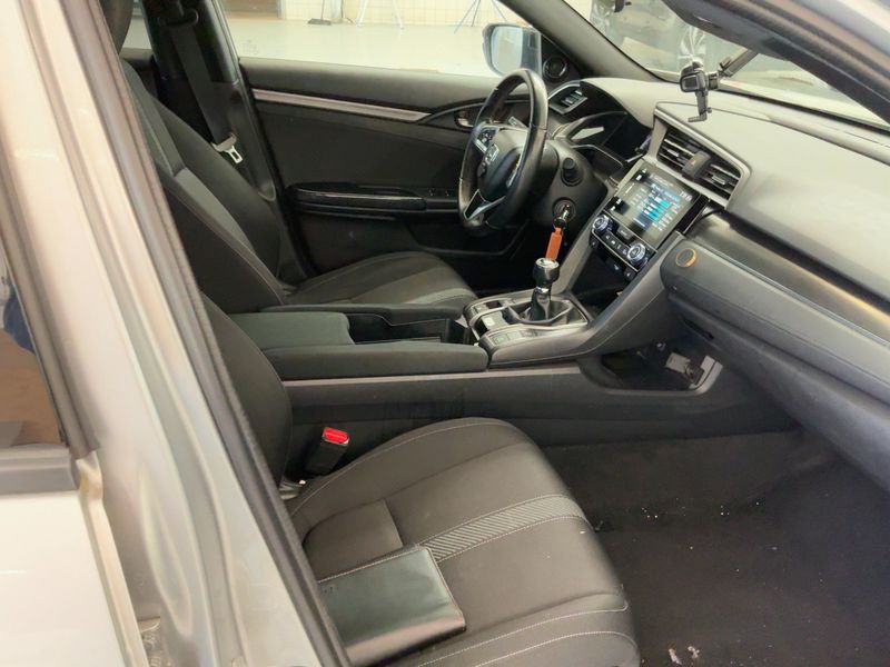 Honda Civic 1.0 VTEC Elegance 2020 – снимка 16
