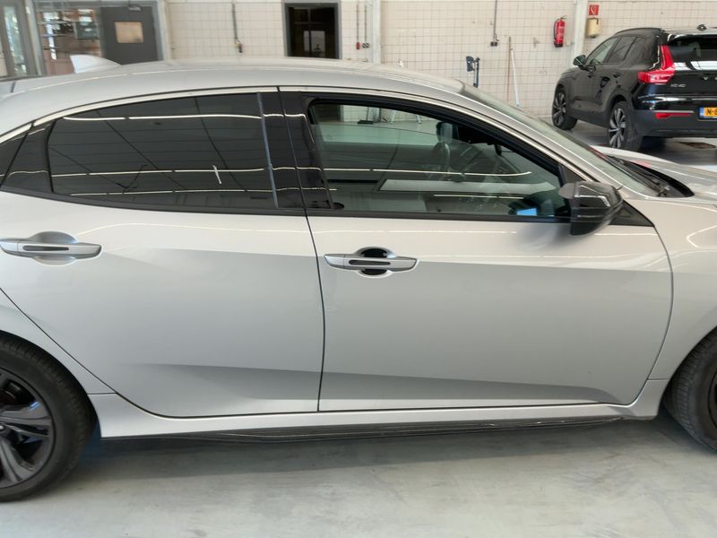 Honda Civic 1.0 VTEC Elegance 2020 – снимка 10