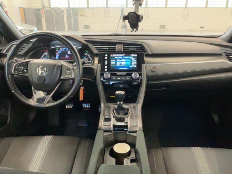 Honda Civic 1.0 VTEC Elegance 2020 – снимка 17