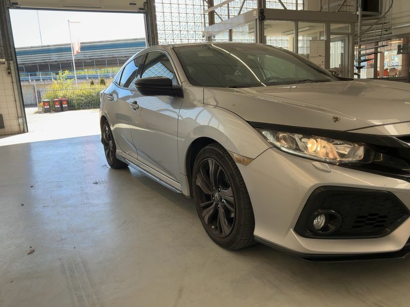 Honda Civic 1.0 VTEC Elegance 2020 – снимка 12
