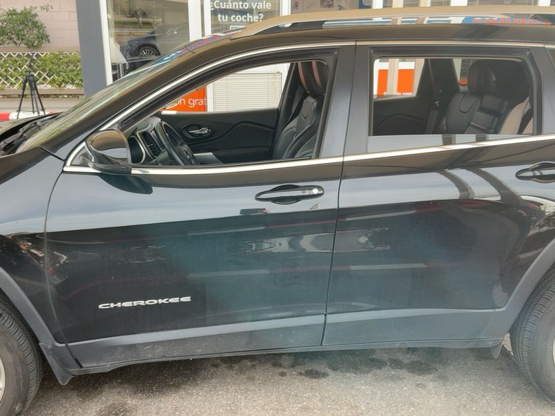 Jeep Cherokee 2.2 M-Jet Limited 4WD 2019 – снимка 4