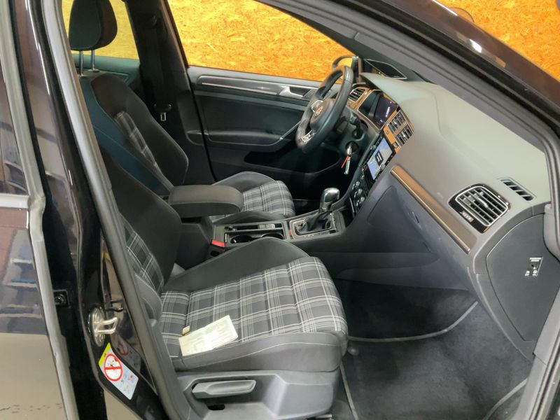 Volkswagen Golf VII 2.0 TDI GTD BlueMotion Tech 2018 – снимка 16