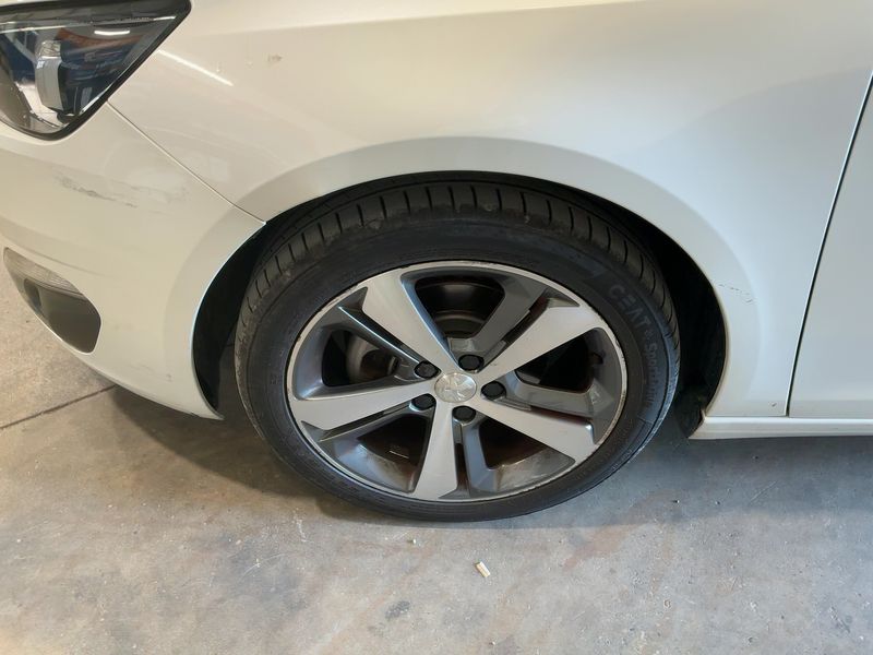 Peugeot 308 1.2 e-THP Feline 2017 – снимка 3